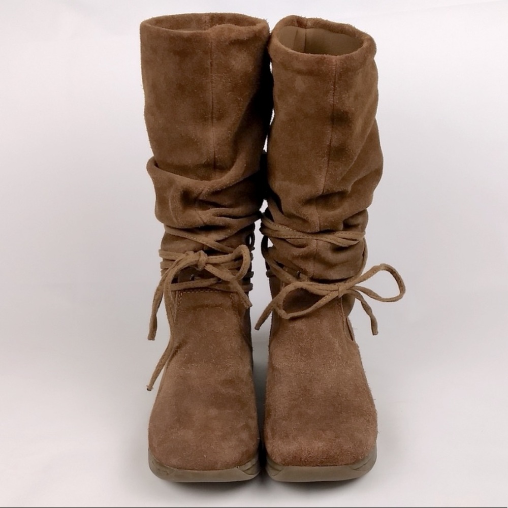 Sketchers Tan Brown Suede Lace up Wedge Heel Slouch Boot Fall Winter Holiday